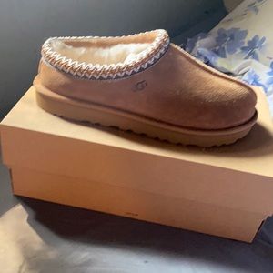 Women ugg slippers